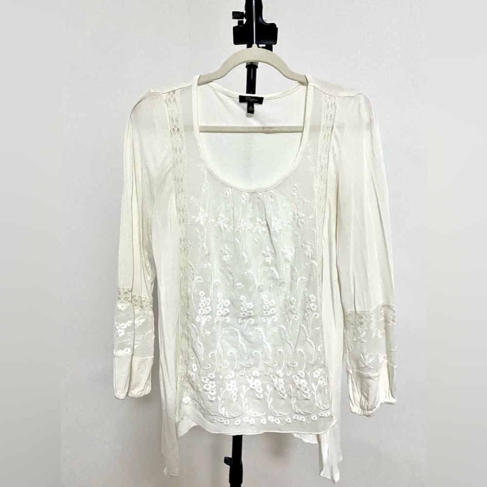 Cupio Blouse with Embroidery Detail